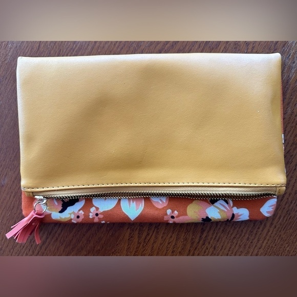 🌟 Rachel Pally Clutch Zahara Folding Floral Orange Blossom Vegan Leather - Picture 1 of 7